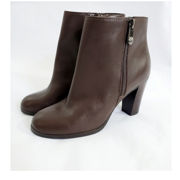 tahari meredith bootie